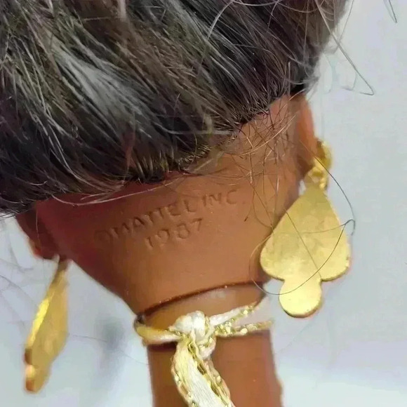 VTG 1987 MATTEL INC. HAPPY HOLLIDAYS BLACK BARBIE DOLL SPECIAL EDITTION RARE - Picture 4 of 16